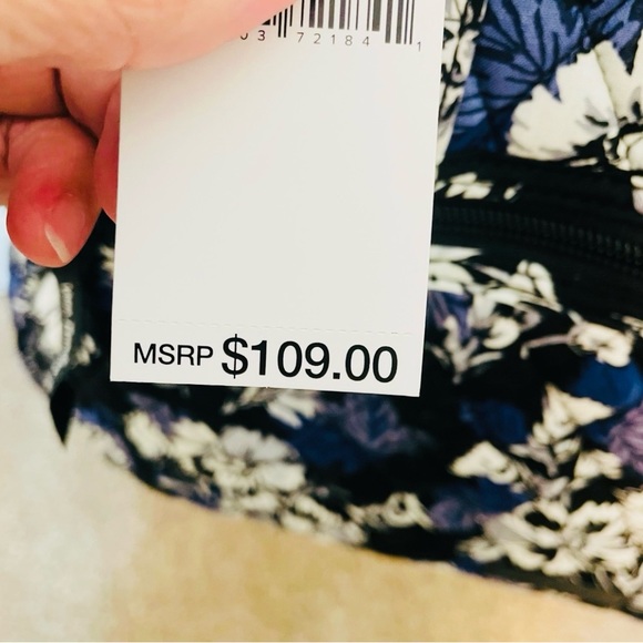 Vera Bradley Compact Traveler Bag
In Frosted Floral (Retired Color) - Picture 8 of 13